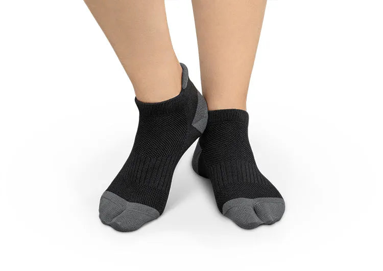 Bunion Relief, Padded Low Cut Socks - Black Secondary image